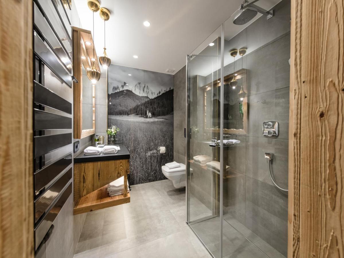 Mondi Hotel Tscherms Bagian luar foto