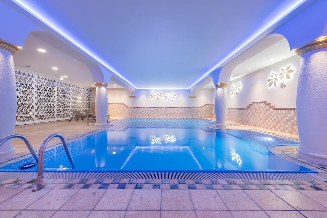 Mondi Hotel Tscherms Bagian luar foto